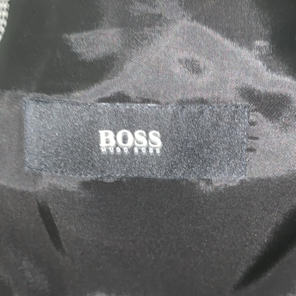Hugo Boss Halsey2 size 42L US. 58% Wool, 32% Cotton. EUC - Picture 12 of 17